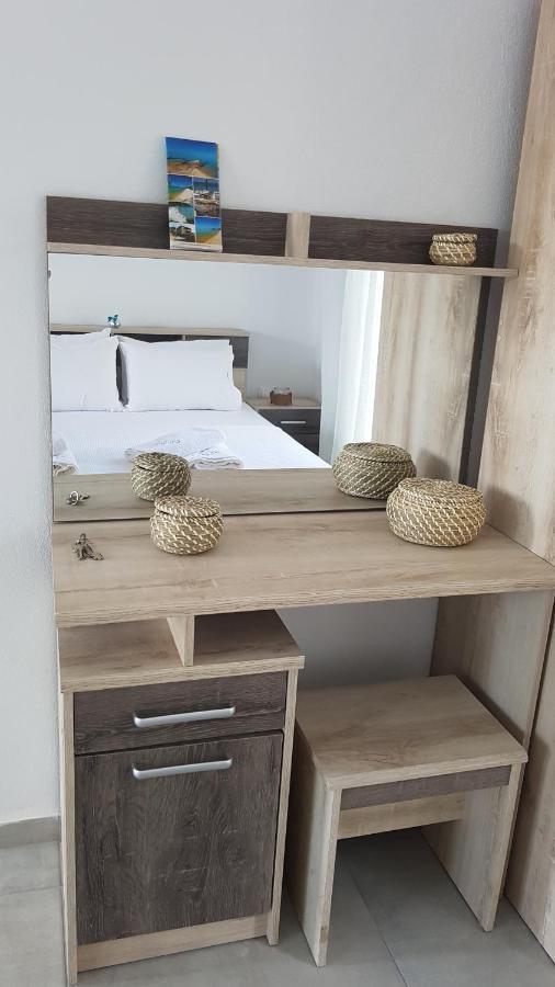 Erika Boutique Apartments Никити Екстериор снимка