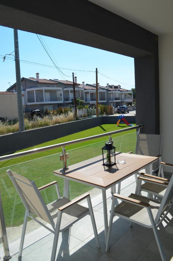 Erika Boutique Apartments Никити Екстериор снимка