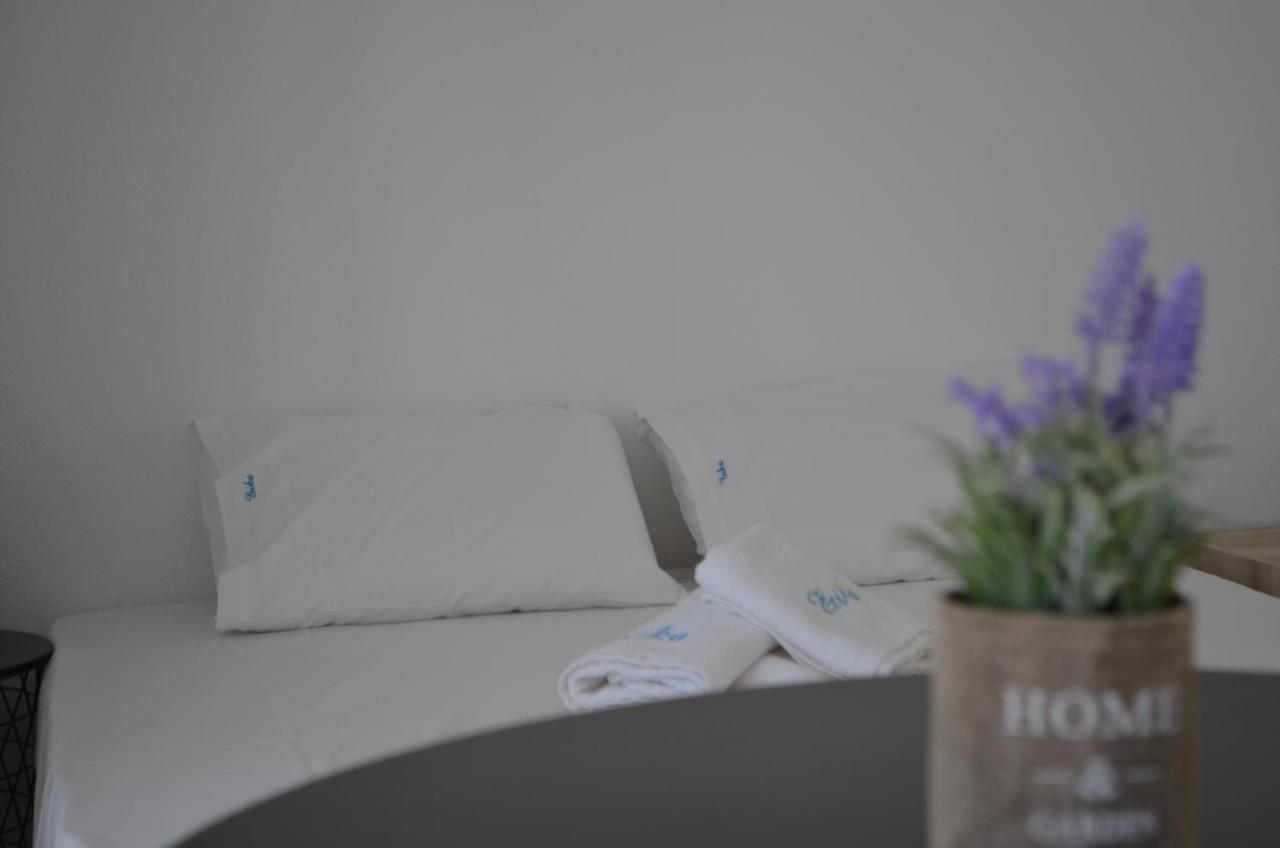 Erika Boutique Apartments Никити Екстериор снимка
